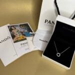 Намисто з логотипом Pandora та паве